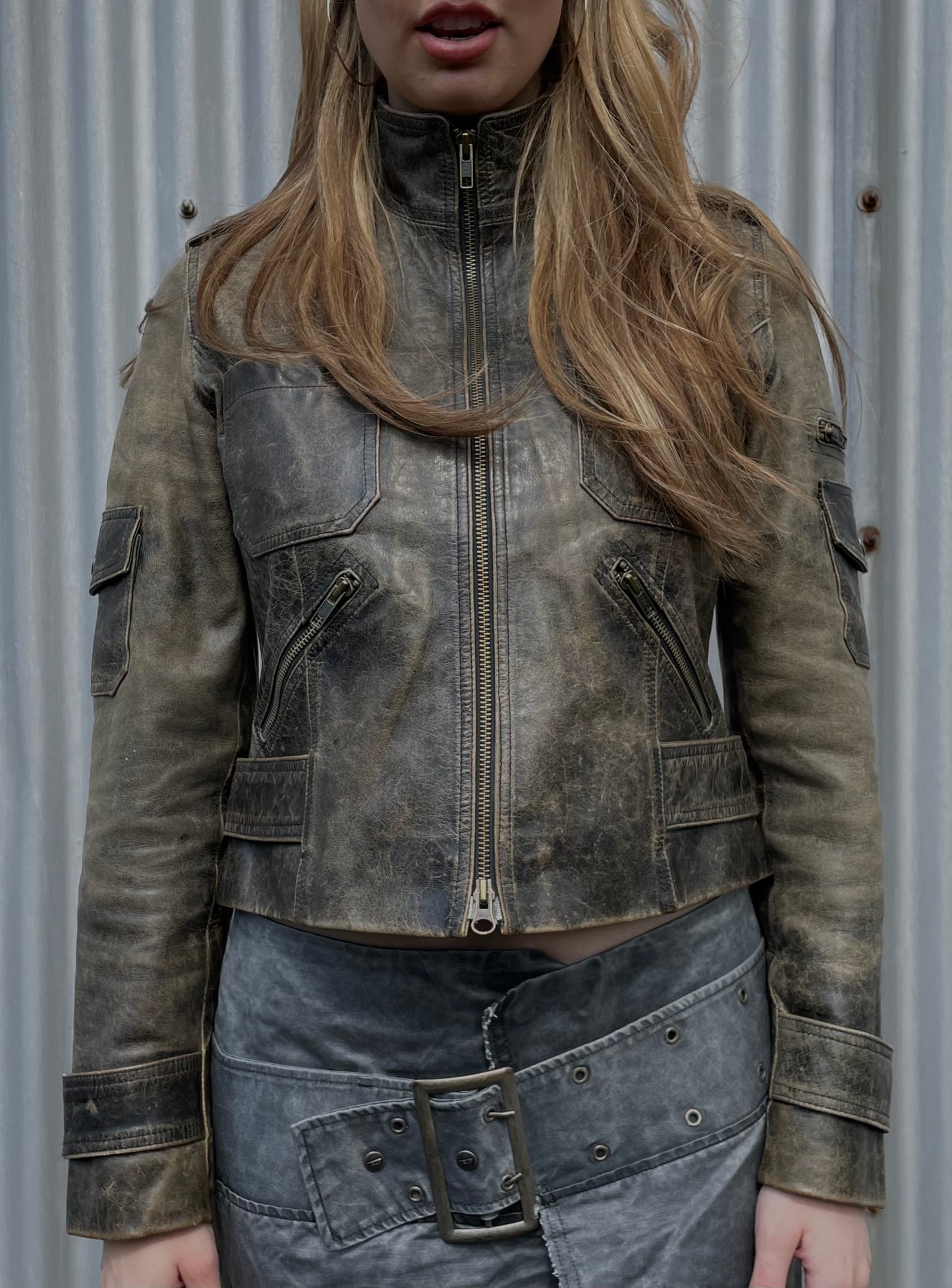 Kurz geschnittene Lederjacke (Frauen S)